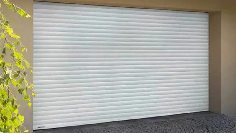 ALU Garažna vrata – realizovan rad, aluminijumska garažna vrata, PVC i ALU stolarija Plastmont Novi Sad
