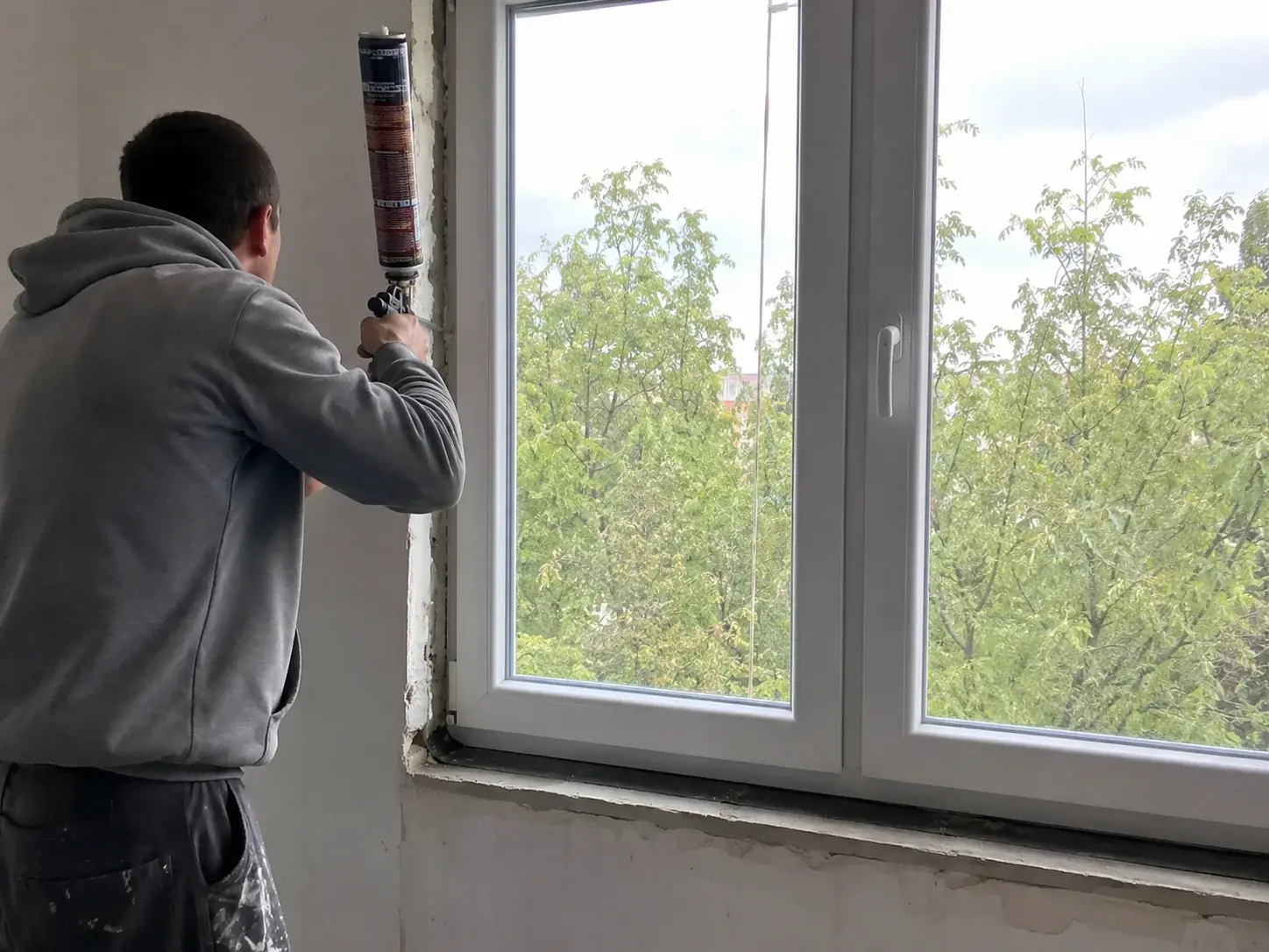 Zaptivanje novog prozora penom