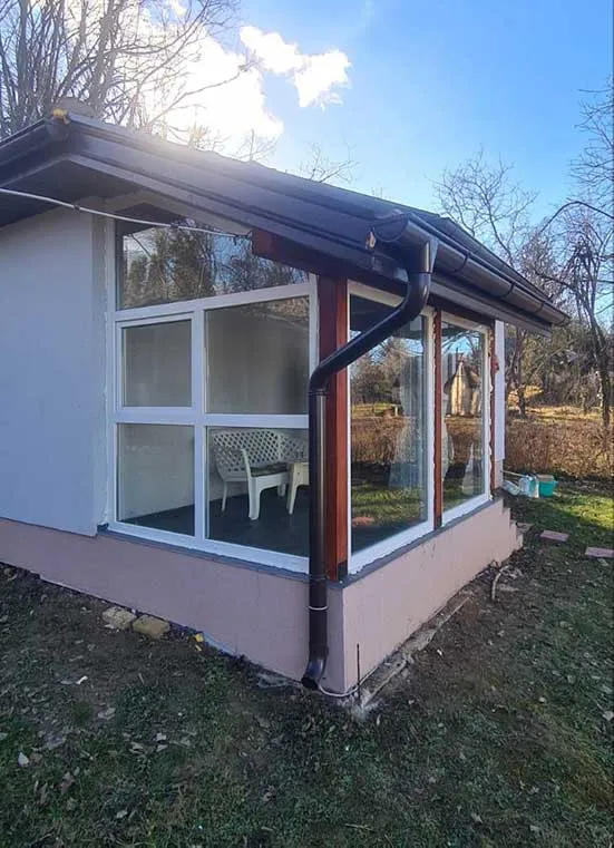 Bela PVC zatvorena terasa