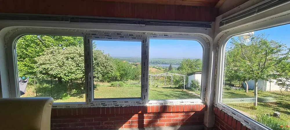 Beli PVC panoramski prozori